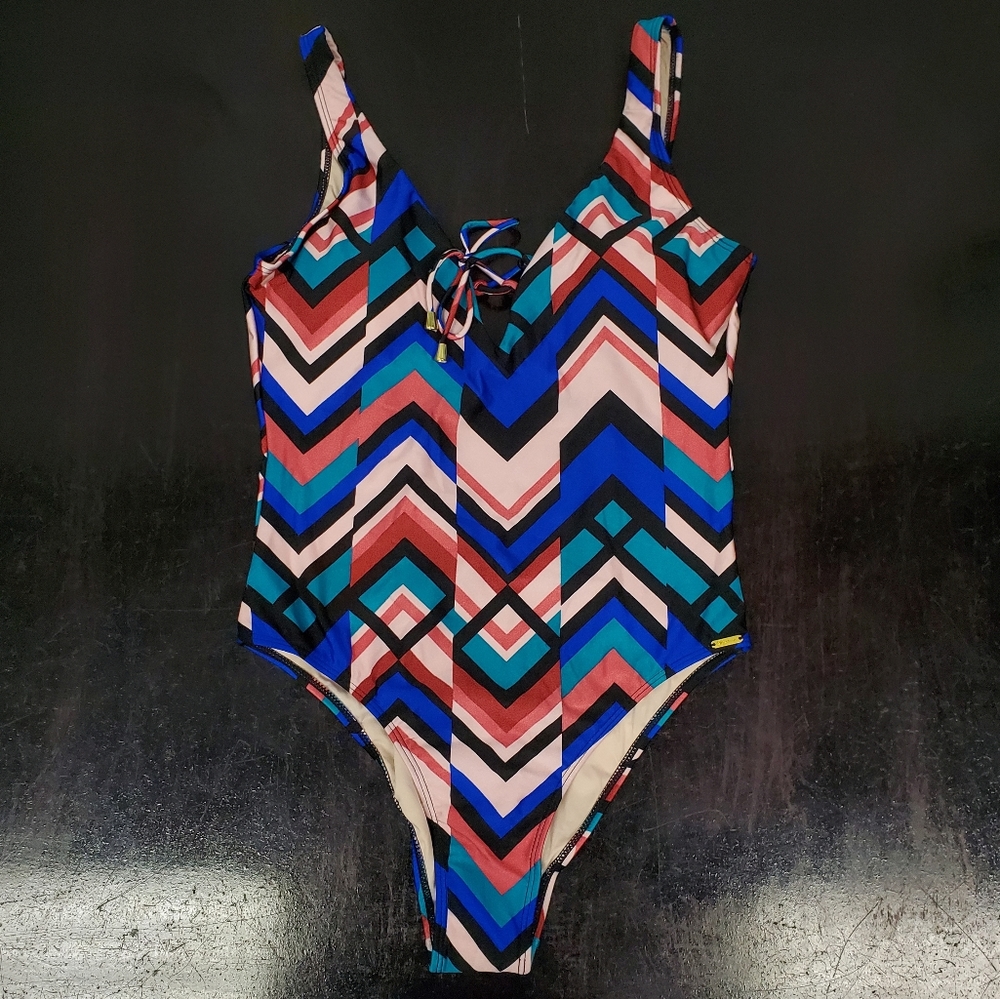 Stylish Women's Multicolor Scoop Back Swimsuit